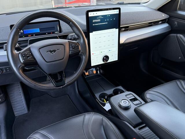 Ford MUSTANG Mach-E BWJ 2021 RWD 259 PK 75 kWh TREKHAAK | PANODAK | ADAPTIVE CRUISE | LEDER | FULL LED | STOEL + STUURVERW. | NAVI | CLIMA | ELEKR. ACHTERKLEP | DODE HOEK | CARPLAY + ANDROID | LMV | PDC