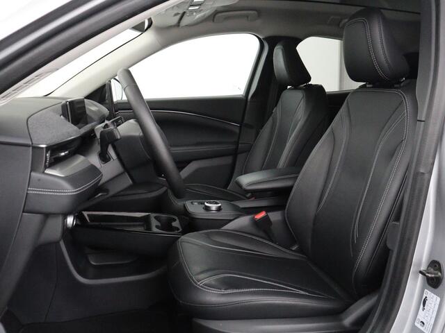 Ford MUSTANG Mach-E RWD 75 kWh | SOH 91,7% | Panoramadak | 360 Camera | Leder | Stoelverwarming | Adaptive cruise | B&O Sound | Stuurverwarming | Carplay | Keyless | Navigatie | Side Assist