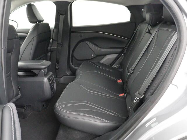 Ford MUSTANG Mach-E RWD 75 kWh | SOH 91,7% | Panoramadak | 360 Camera | Leder | Stoelverwarming | Adaptive cruise | B&O Sound | Stuurverwarming | Carplay | Keyless | Navigatie | Side Assist