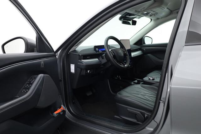 Ford MUSTANG Mach-E RWD 75 kWh | Rijklaar! | Adapt. Cruise | Keyless | Leder | Stoel- stuurverw. | Camera | Dodehoek | Apple CarPlay