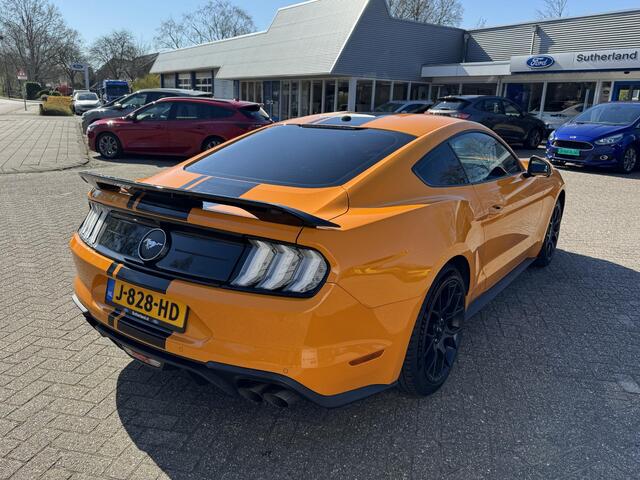 Ford MUSTANG Fastback 2.3 EcoBoost 289pk | Custom Pack Black | Lederen bekleding | Navigatie full map | Voorstoelen verwarmd en geventileerd | Audio installatie premium | Twister Orange – foto 3