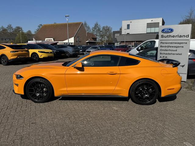Ford MUSTANG Fastback 2.3 EcoBoost 289pk | Custom Pack Black | Lederen bekleding | Navigatie full map | Voorstoelen verwarmd en geventileerd | Audio installatie premium | Twister Orange – foto 4