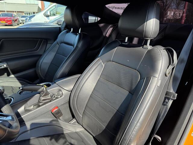 Ford MUSTANG Fastback 2.3 EcoBoost 289pk | Custom Pack Black | Lederen bekleding | Navigatie full map | Voorstoelen verwarmd en geventileerd | Audio installatie premium | Twister Orange – foto 7
