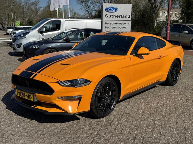 Ford MUSTANG Fastback 2.3 EcoBoost 289pk | Custom Pack Black | Lederen bekleding | Navigatie full map | Voorstoelen verwarmd en geventileerd | Audio installatie premium | Twister Orange – foto 9