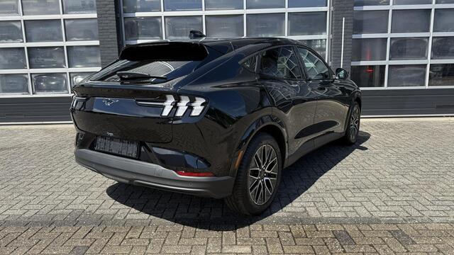 Ford MUSTANG Mach-E Extended Premium RWD 88 kWh €5.000,- Voordeel | Panoramadak (vast) | Parkeercamera | Stoelverwarming | Dodehoeksensor | Navigatie | Adaptive Cruise Control | Carplay & Android Auto – foto 4