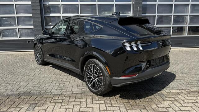 Ford MUSTANG Mach-E Extended Premium RWD 88 kWh €5.000,- Voordeel | Panoramadak (vast) | Parkeercamera | Stoelverwarming | Dodehoeksensor | Navigatie | Adaptive Cruise Control | Carplay & Android Auto – foto 6