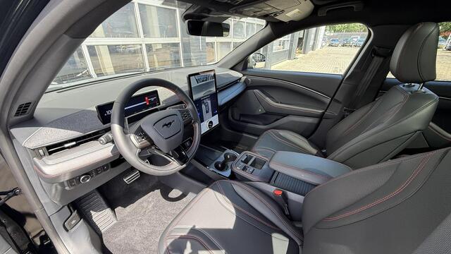 Ford MUSTANG Mach-E Extended Premium RWD 88 kWh €5.000,- Voordeel | Panoramadak (vast) | Parkeercamera | Stoelverwarming | Dodehoeksensor | Navigatie | Adaptive Cruise Control | Carplay & Android Auto – foto 10