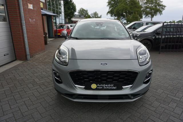 Ford PUMA 1.0 EcoBoost Hybrid Titanium AUTOMAAT LUXE! DEC. 2021 APPLE CARPLAY - ANDROID - CAMERA - PDC V+A - LED - STOELVERWARMING - STUURVERWARMING - VOORRUITVERWARMING - PARKEERHULP - DAB+ - 17 INCH LMV - NAVI - RIJSTROOKSENSOR