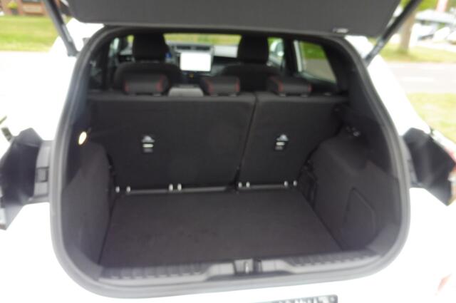 Ford PUMA 125pk EcoBoost Hybrid ST-Line X Panoramadak Trekhaak Navi Camera voor en achter enz. dikke dure auto