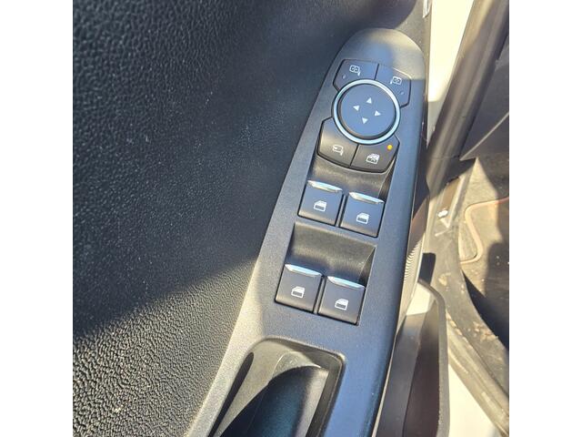 Ford PUMA 1.0 Ecoboost Hybrid St-line Automaat. BTW auto