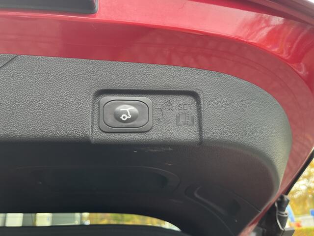 Ford PUMA 1.0 EcoBoost Hybrid ST-Line X 125pk/92kW Automaat | Full Options | Panodak | Driver Assistance Pack | 19 inch | Elek. achterklep | Keyless | etc. etc.