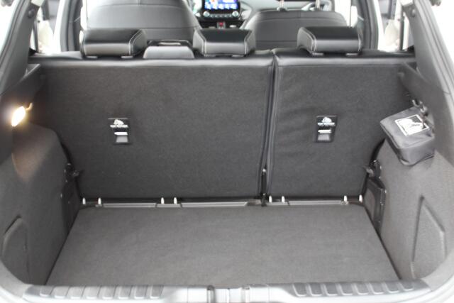 Ford PUMA 1.0-125pk EcoBoost Mild-Hybrid Titanium X. Prachtige erg goed onderhouden Ford Puma, slechts 50.000km ! Autm. airco, camera, navigatie, telefoonvoorb., trekhaak, LED verl., massage stoelen etc.