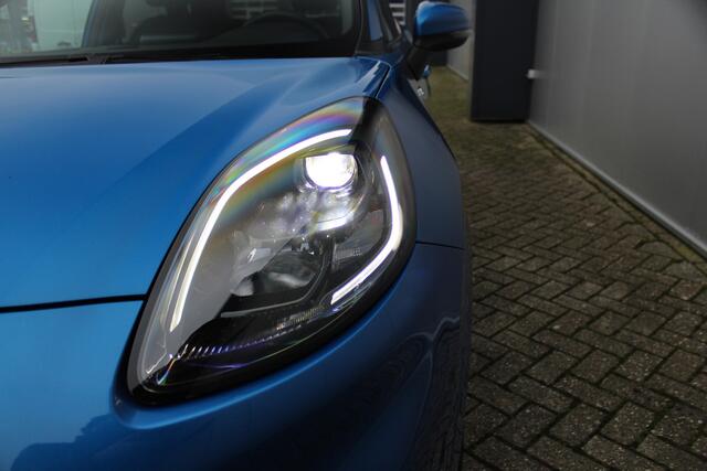 Ford PUMA 1.0-155pk EcoBoost Hybrid ST-Line X. Erg mooi, nette, luxe en sportieve Ford Puma ! Autm. airco, stoel-, stuur- en voorraamverw., camera, elektr. achterkl., trekhaak+afneemb. kogel, B&O soundsyst., lane- en side assist, adapt. cruise cntrl, LED verl. etc.
