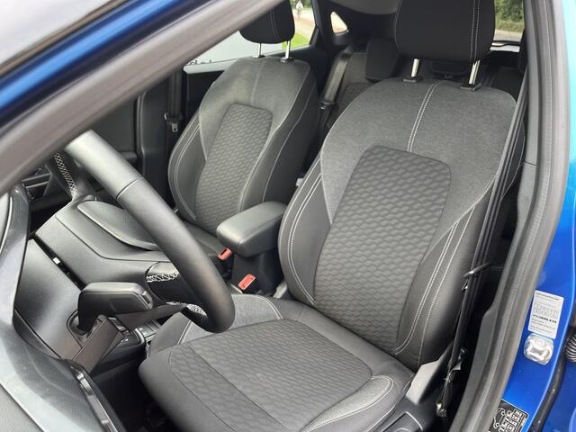 Ford PUMA 1.0 EcoBoost Hybrid Titanium 125pk | Winterpack | SYNC 3 Navigatie | Parkeersensoren achter | Contrasterend Dak |