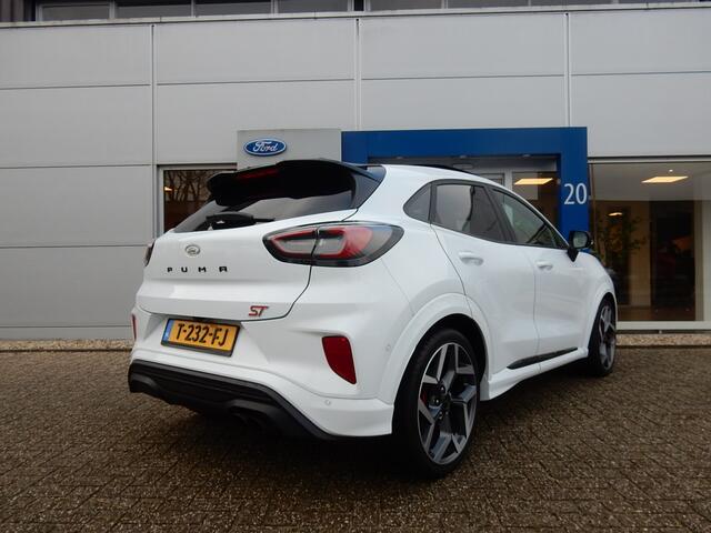 Ford PUMA 1.5 200PK EcoBoost ST-X | Recaro | Winter pack | Camera | 19-inch | LED |