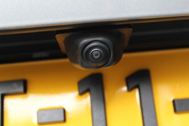 Ford PUMA 1.0-125pk EcoBoost Mild-Hybrid ST-Line, two-tone. Alwéér een prachtige hoogzitter met slechts 8.300km ! Autm. airco, camera 360gr., LM wln, side- en lane assist, adaptieve cruise cntrl, navigatie, telefoonvoorb., stoel-, stuur- en voorraamverw. etc.