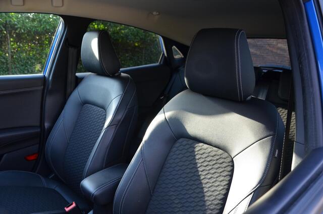 Ford PUMA 1.0 EcoBoost Hybrid Titanium X Navi/Pdc/Ecc/Afneembare trekhaak/Achteruitrijcamera/Cruise control adaptief