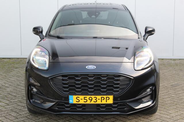 Ford PUMA 1.0-125pk EcoBoost Mild-Hybrid ST-Line X. Weinig km's, net ingereden ! Heerlijk luxe hoogzitter ! Autm. airco, stoel-, stuur- en voorraamverwarming, camera, adaptieve cruise control, side- en laneassist, LED verlichting, digitaal dashboard etc.