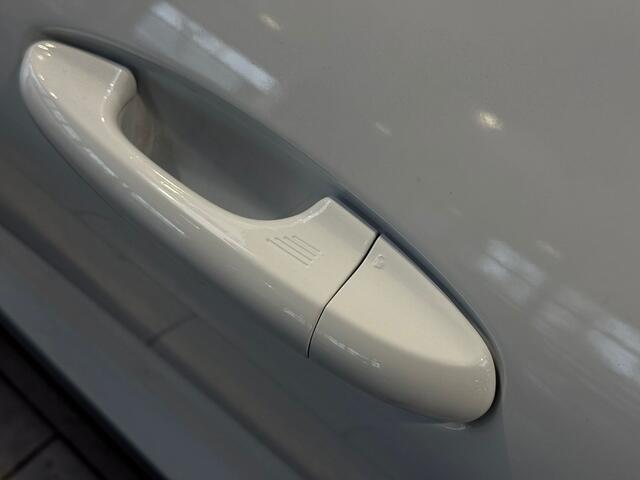 Ford PUMA EcoBoost Hybrid 125pk Titanium | Elek achterklep | Winterpack | Adapt. Cruise | Dodehoek detectie | 360 Camera |Fabr. Gar. t/m 04-2029