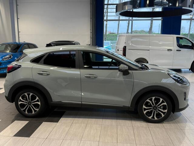 Ford PUMA EcoBoost 155 pk Hybrid Titanium | Trekhaak | Winter Pack | Adapt. Cruise | 360 Camera | 4 seiz. banden | LED | fabr. gar. tm 05/2029