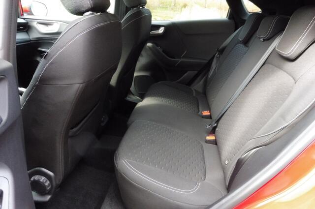 Ford PUMA nwe.model 125pk Hybrid Titanium Navi Camera Trekhaak Elek.klep Winter-Pack BIJNA NIEUWE NED. AUTO