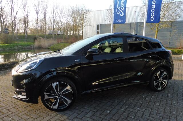 Ford PUMA Hybrid ST-Line X met alle Packs, LED, Panoramadak en trekhaak