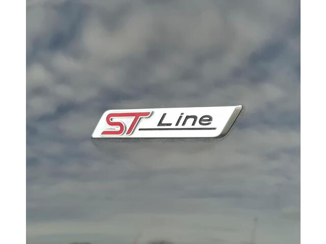 Ford PUMA 1.0 Hybrid ST-Line 155 PK - Adaptieve cruise control - Camera achter - Dodehoek detectie - Parkeer assistent - Winterpack - 17 Lichtmetaal All seasons - Privacy glass.