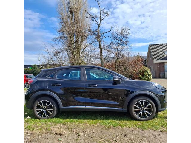 Ford PUMA 1.0 EcoBoost Hybrid Titanium