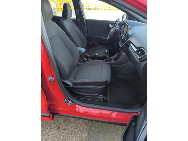 Ford PUMA 1.0 EcoBoost Hybrid ST-Line Carplay Dab+, parkdistance, Navi, prive glas, 1e eigenaar