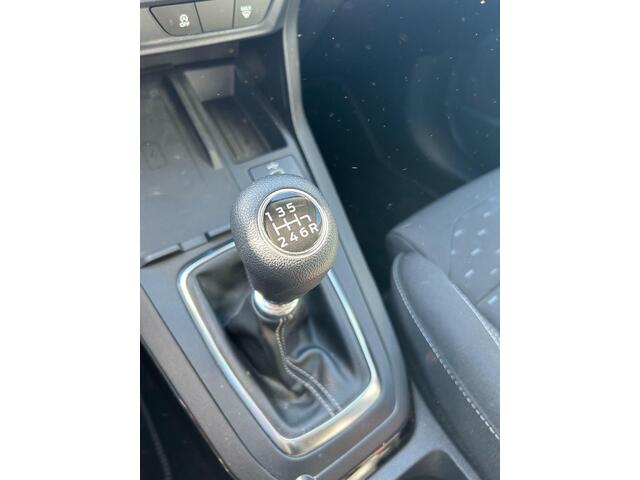 Ford PUMA 1.0 EcoBoost Hybrid Titanium | Trekhaak | Stoel + Stuurverwarming | Lichtmetalen Velgen |