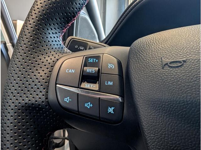 Ford PUMA 125pk ST-Line X Half Leer B&O Navi Camera Parking pack Privacy glass All Season Banden