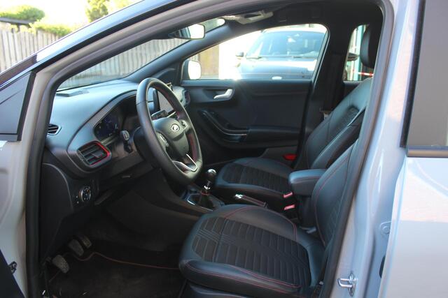 Ford PUMA 1.0i Ecoboost 125pk ST-Line X Bi-Tone, Navi, Cam, Winterpack, Af. Trekhaak, Driver Ass Pack