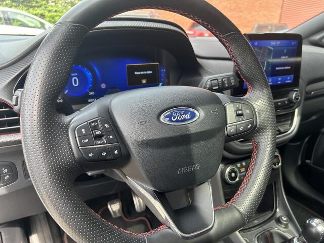 Ford PUMA 1.0 EcoBoost Hybrid ST-Line X First Edition 155PK!! // VOL IN OPTIES // PANO/SCHUIFKANTELDAK // FULL LED // B&O AUDIO // ADAPTIVE CRUISE // NAVI + CARPLAY // CAMERA // WINTERPACK // TREKHAAK