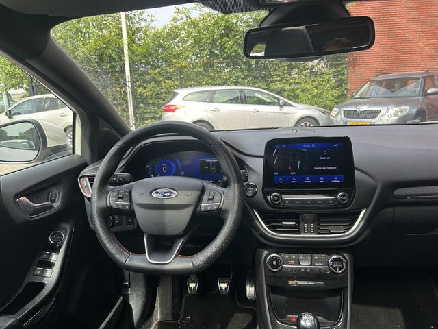Ford PUMA 1.0 EcoBoost Hybrid ST-Line X First Edition 155PK!! // VOL IN OPTIES // PANO/SCHUIFKANTELDAK // FULL LED // B&O AUDIO // ADAPTIVE CRUISE // NAVI + CARPLAY // CAMERA // WINTERPACK // TREKHAAK