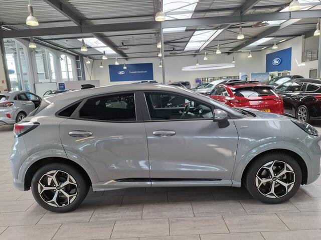 Ford PUMA EcoBoost Hybrid 125pk ST-Line | Winterpack | Cruise control | Camera | Clima | SYNC 4 | All-season banden |