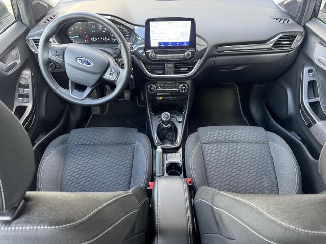 Ford PUMA 1.0 EcoBoost Hybrid Titanium | Trekhaak | Stuur + Stoelverwarming | Navigatie | Climate Control |