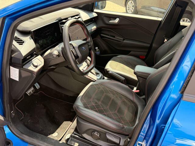Ford PUMA 1.0 EcoBoost Hybrid 155pk Automaat | Panoramadak | Afneembare trekhaak | Winter Pack | Adaptive cruise control | 360 graden camera | Bang&Olufsen | Elektrsiche achterklep | Matrix LED