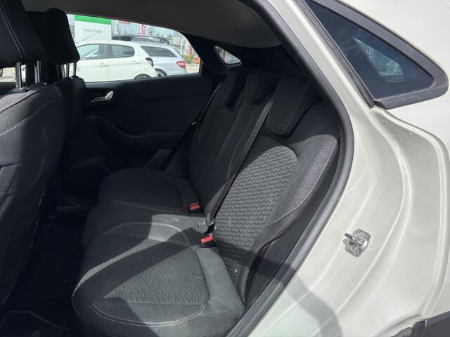 Ford PUMA 1.0 EcoBoost Hybrid Titanium