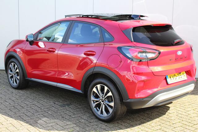 Ford PUMA 1.0-125pk EcoBoost Mild-Hybrid Titanium. Fabr. garantie t/m 21-09-2029 ! Elektr. pano-dak, stoel-, stuur- en voorraamverw., 360gr. camera, adaptieve cruise cntrl, side- en lane assist, parkeersensoren v+a, metallic lak, LM wielen.