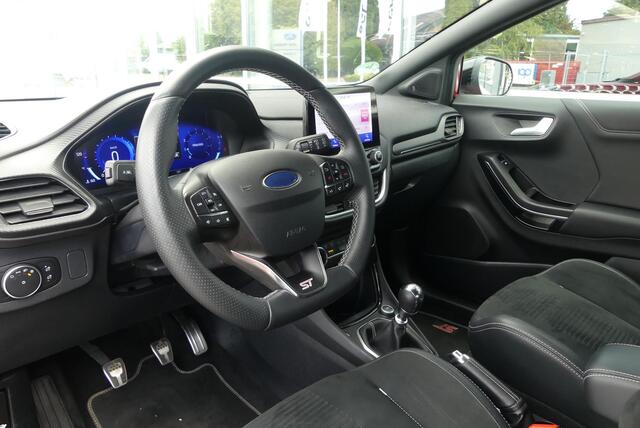 Ford PUMA 1.5 EcoBoost ST-X PERFORMANCE PACK, AFN. TREKHAAK, WINTER PACK, CRUISE, CLIMA, NAVI, CAMERA, PDC V&A, APPLE CARPLAY/ANDROID AUTO, BLIS, KEYLESS, B&O, 86.259KM