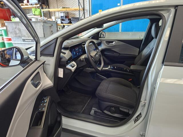 Ford PUMA Gen-E Select 47 kWh * Snel Rijden * Driver Assistance Pack * Winter Pack * All Weather banden *