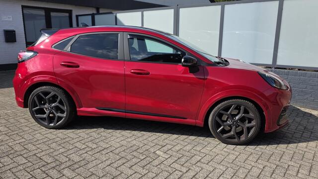 Ford PUMA 1.5 EcoBoost ST-X Recaro, Performance Pack, Launch control, Navi, PDC, Camera, B&O, All Season, Afneembare Trekhaak,