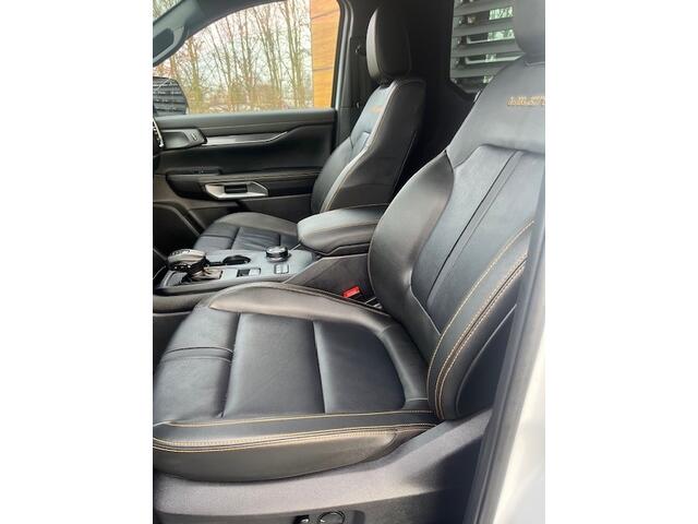 Ford RANGER 3.0 V6 AUT 4WD 2 PERS VAN BPM VRIJ DIRECT LEVERBAAR 3500 KG TREKGEW ¤ 55.900 EXCL Een van de laatste beschikbare 3.0 V6 motoren op grijs kenteken zonder BPM te betalen . deze sterke motor mag 3500 kg trekken en is FISCAAL ZEER VOORDELIG . informeer voo