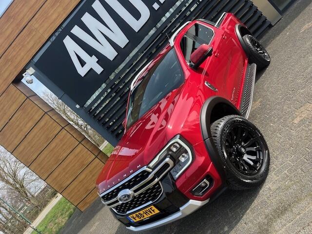 Ford RANGER 3.0 TD V6 AUT 241 PK EURO 6 2P VAN BPM VRIJ 3500 KG TREKGEWICHT V.A 58.900 Unieke 6 cylinder diesel motor ZONDER BPM FISCAAL VOORDELIG . AFGEBEELDE ACCESSOIRES TEGEN MEERPRIJS rijklaar ¤ 61.900 excl btw raptor pack BLACK WHEELS 20 TYRES AT FENDERS