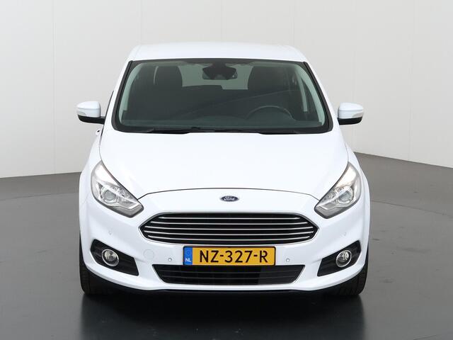 Ford S-MAX 1.5 Titanium 7p. Afn. Trekhaak | Navigatie | Stoelverwarming | Voorruitverwarming | 18" "