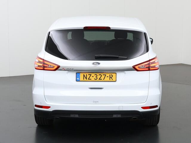 Ford S-MAX 1.5 Titanium 7p. Afn. Trekhaak | Navigatie | Stoelverwarming | Voorruitverwarming | 18" "