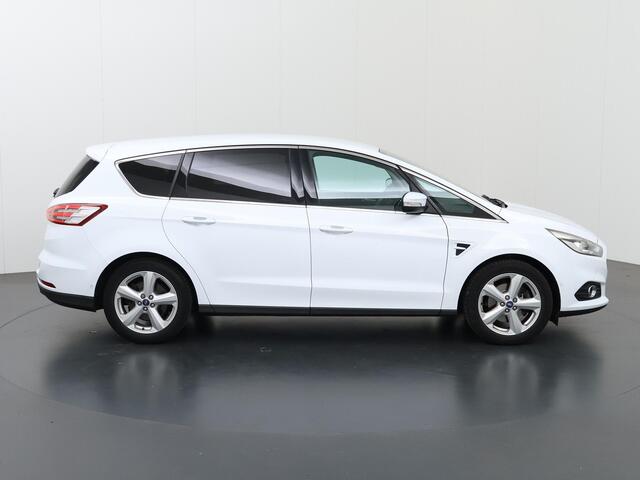 Ford S-MAX 1.5 Titanium 7p. Afn. Trekhaak | Navigatie | Stoelverwarming | Voorruitverwarming | 18" "