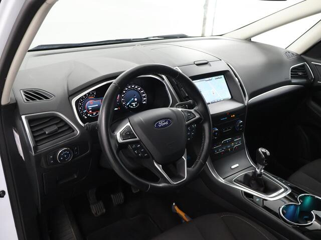 Ford S-MAX 1.5 Titanium 7p. Afn. Trekhaak | Navigatie | Stoelverwarming | Voorruitverwarming | 18" "