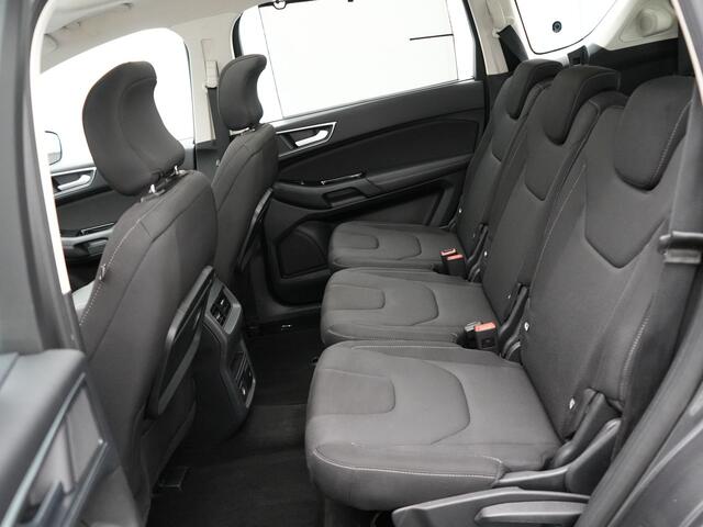 Ford S-MAX 2.0 Titanium Automaat 7-Persoons | Trekhaak Afneembaar Panodak | Navigatie | Carplay | Sfeerverlichting | DAB | Camera | Cruise Control | Elektrische Achterklep |