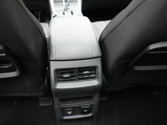 Ford S-MAX 2.0 Titanium Automaat 7-Persoons | Trekhaak Afneembaar Panodak | Navigatie | Carplay | Sfeerverlichting | DAB | Camera | Cruise Control | Elektrische Achterklep |